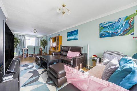 4 bedroom end of terrace house for sale, Portway Close, Reading, Berkshire