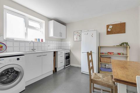 4 bedroom flat for sale, Melody Road, London SW18