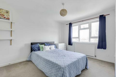 4 bedroom flat for sale, Melody Road, London SW18