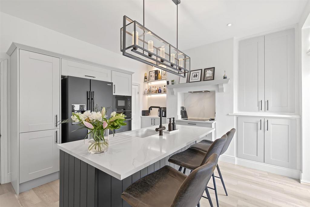 Dining Kitchen 2.jpg