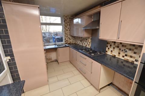 3 bedroom terraced house to rent, Park Road, Hindley