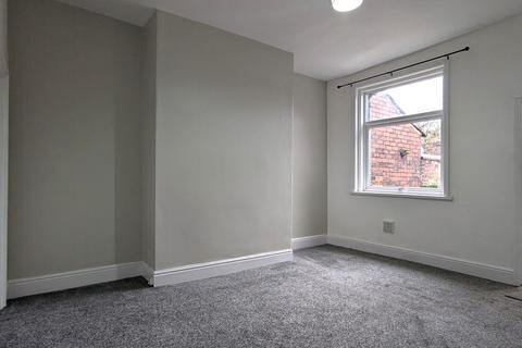 2 bedroom terraced house to rent, Ashton Road, Oldham, OL8