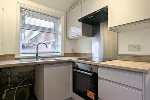 2 bedroom terraced house to rent, Ashton Road, Oldham, OL8