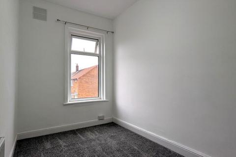 2 bedroom terraced house to rent, Ashton Road, Oldham, OL8