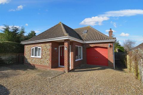 3 bedroom chalet for sale, The Turning, Sheringham