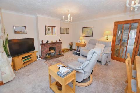 3 bedroom chalet for sale, The Turning, Sheringham