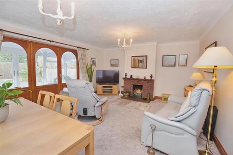 3 bedroom chalet for sale, The Turning, Sheringham