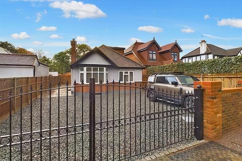 4 bedroom detached house for sale, Walton Bridge Road, Shepperton