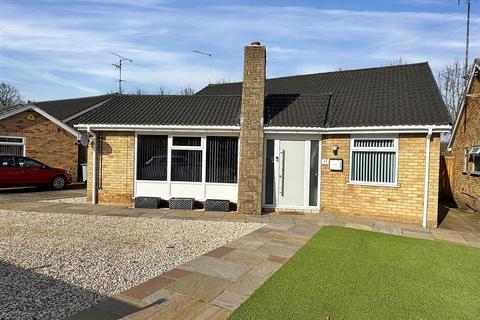 3 bedroom detached bungalow for sale, Lime Tree Gardens, Lowdham, Nottingham