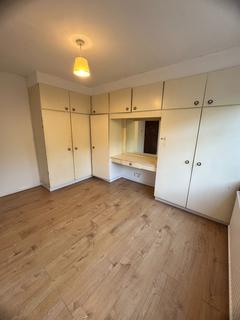 2 bedroom maisonette to rent, Taunton Way, Stanmore HA7