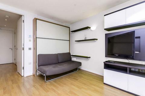 Studio to rent, Fairmont Avenue, London E14