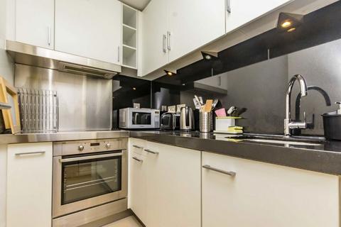 Studio to rent, Fairmont Avenue, London E14