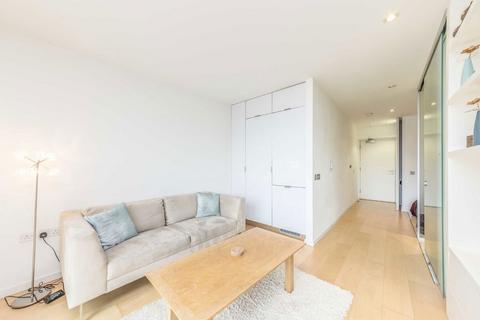 Studio to rent, Fairmont Avenue, London E14