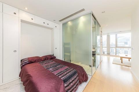 Studio to rent, Fairmont Avenue, London E14