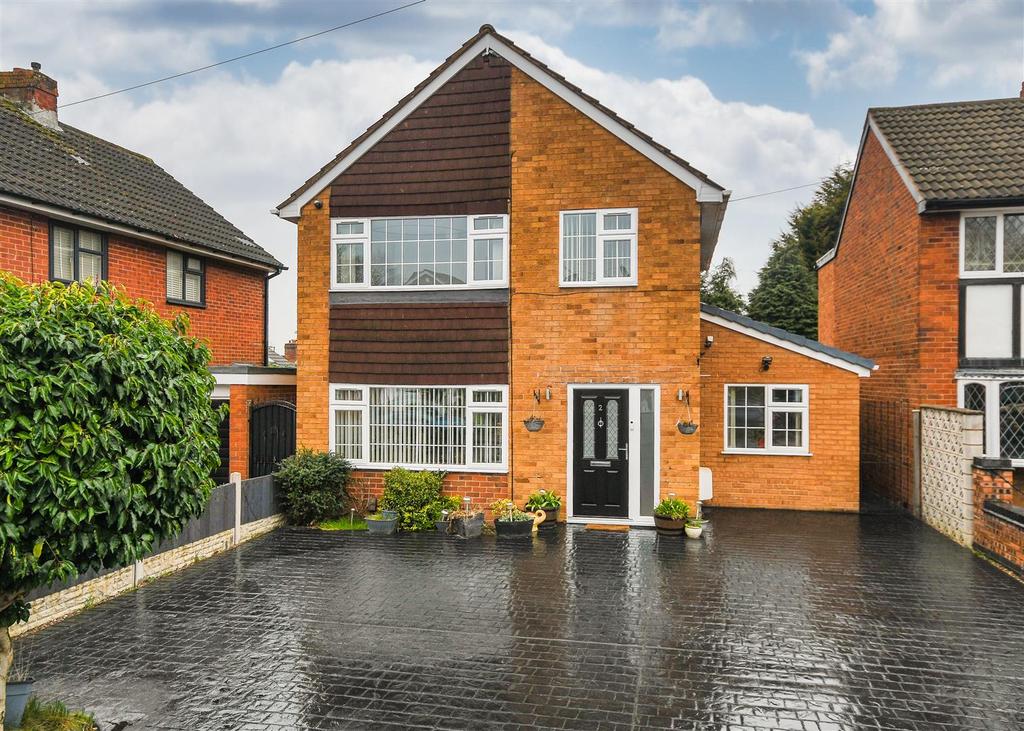 2 Yeadon Gardens - Front.jpg