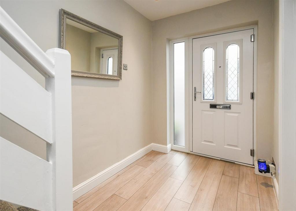 2 Yeadon Gardens - Hallway Rev A.jpg
