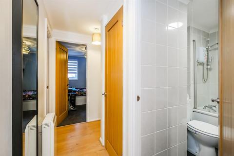 2 bedroom flat for sale, Mandeville Court, Lower Hall Lane, Chingford