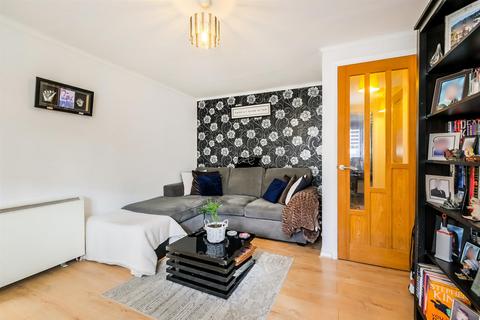 2 bedroom flat for sale, Mandeville Court, Lower Hall Lane, Chingford