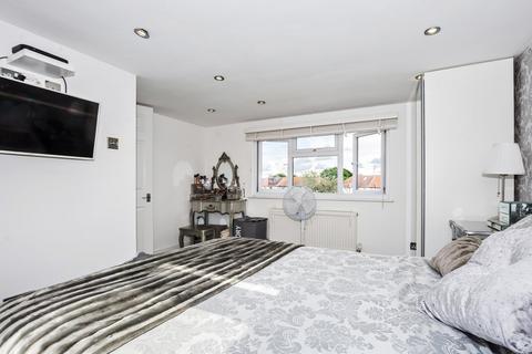 9 Ashcroft Crescent, Sidcup, DA15 8NT