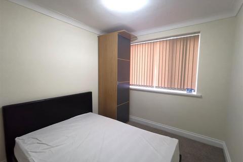 2 bedroom flat to rent, Chelsea Court, Birmingham