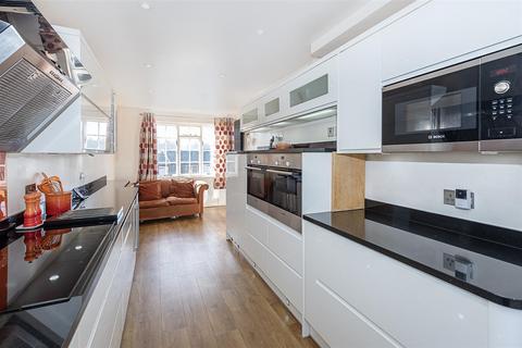 4 bedroom terraced house for sale, Church Lane, Kimpton