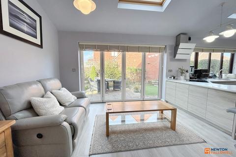 46 Canonsfield, Werrington, Peterborough, PE4 5AQ