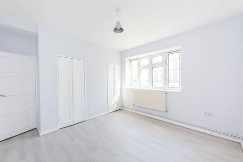 3 bedroom flat to rent, Wiltshire Close, Chelsea, London, SW3