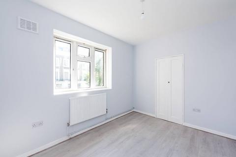 3 bedroom flat to rent, Wiltshire Close, Chelsea, London, SW3