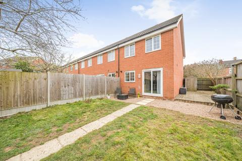 3 bedroom end of terrace house for sale, Wilks Road, Grantham, Lincolnshire, NG31