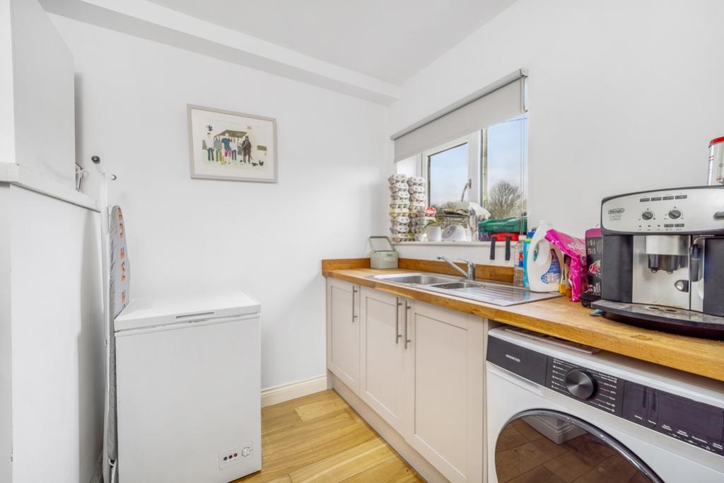 9 Woolsthorpe Road (Woolsthorpe By Colsterworth)-3
