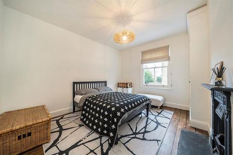 11 Calais Street, London, SE5 9LP