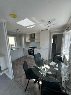 2 bedroom park home for sale, Swindon, Wiltshire, SN25