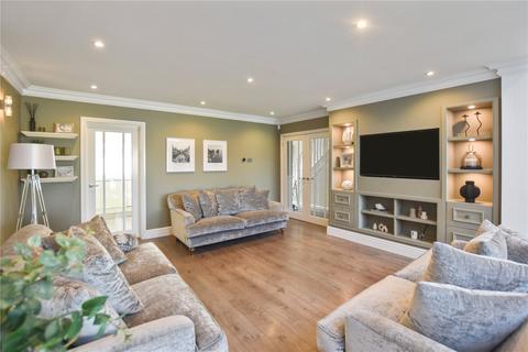 28 Fernheath Way, Dartford, DA2 7PF