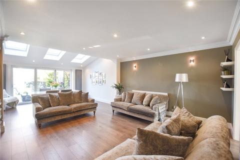 28 Fernheath Way, Dartford, DA2 7PF