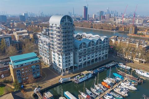 2 bedroom flat for sale, Baltic Quay, Sweden Gate, Surrey Docks SE16