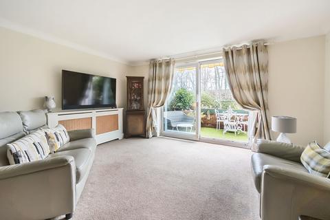 2 bedroom flat for sale, Church Lane, Bursledon, Hampshire, SO31