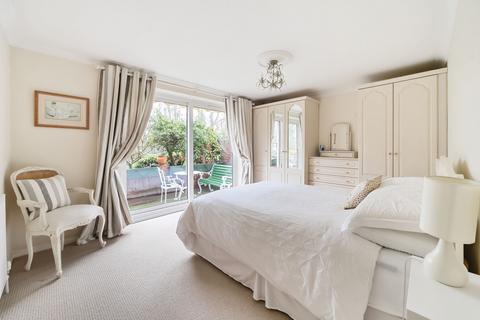 2 bedroom flat for sale, Church Lane, Bursledon, Hampshire, SO31