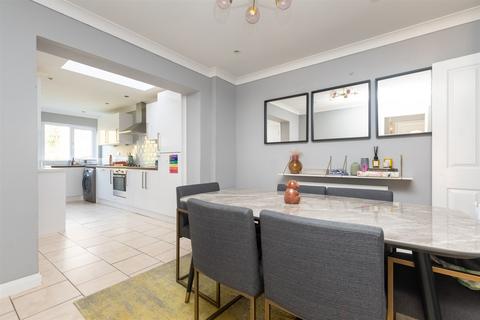 8 Birtrick Drive, Meopham, Gravesend, DA13 0LR