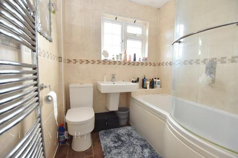 52 Chesham Road, Bovingdon, Hemel Hempstead, HP3 0EA