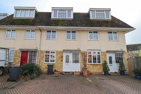 4 bedroom townhouse for sale, Station Road, Hayling Island