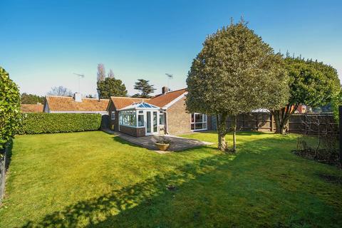 3 bedroom bungalow for sale, Holly Drive, Littlehampton, West Sussex