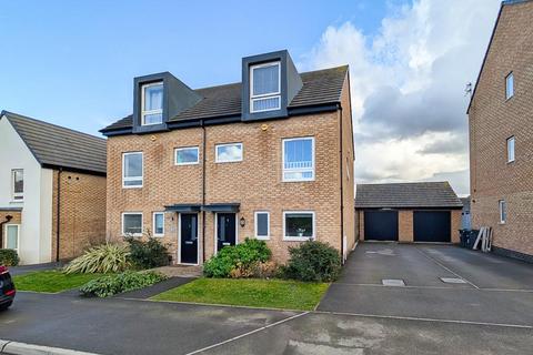 3 bedroom semi-detached house for sale, Waldrom Road, Gedling NG4