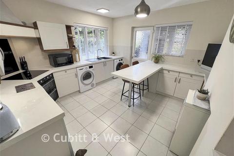4 bedroom detached house for sale, Brighton Road, Horley RH6