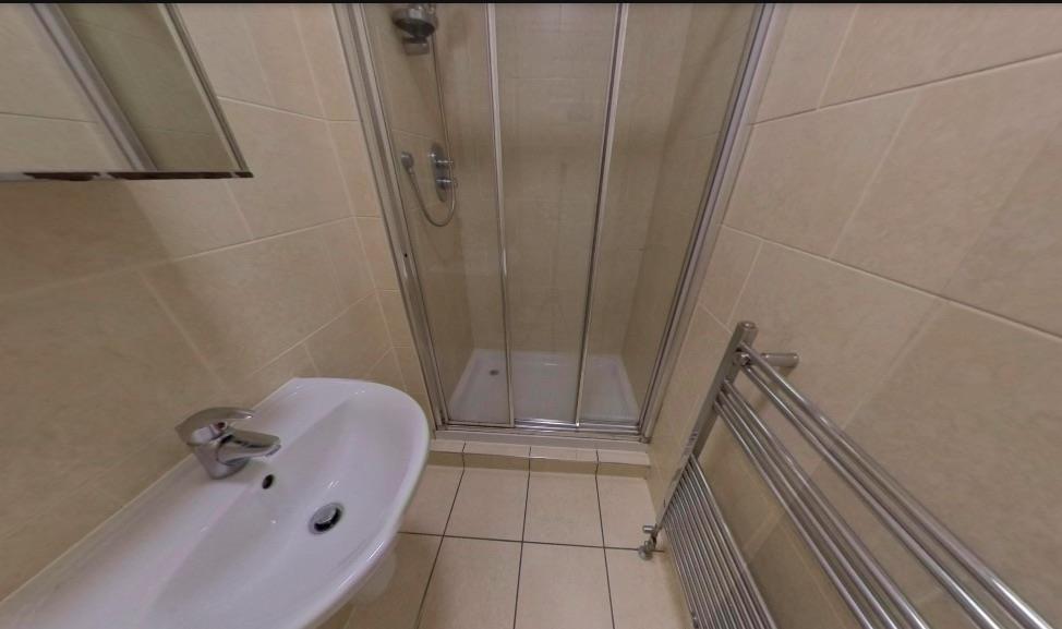 32 Hunter House Road Shower Room 2.jpg