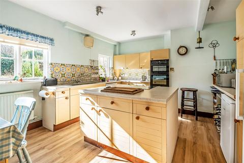 5 bedroom detached house for sale, Godstone Road, Old Oxted