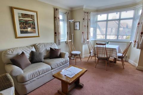 2 bedroom flat to rent, Glastonbury Road, Hove