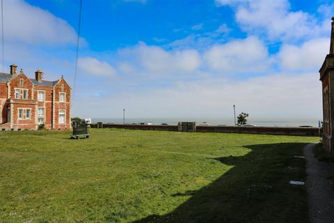 3 bedroom end of terrace house to rent, Coastguard Cottages, Victoria Parade, CT11