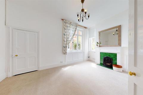 3 bedroom end of terrace house to rent, Coastguard Cottages, Victoria Parade, CT11