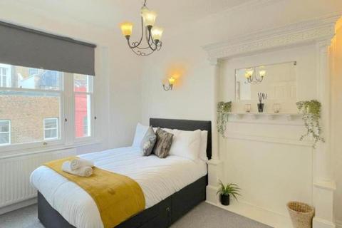 2 bedroom flat to rent, Gloucester Terrace, Paddington, London, W2