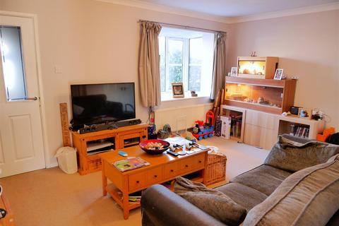 3 bedroom terraced house for sale, Park Close, Calne